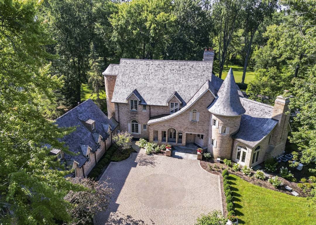 Regency Hills, IL - 285 W Westminster Ave, Lake Forest, IL 60045 | MLS# 12404241 | Redfin